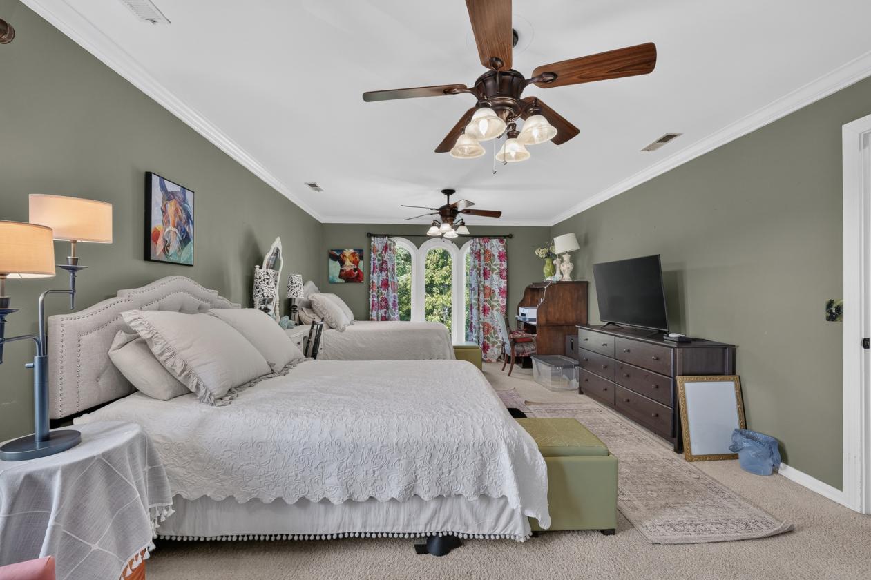 Executive-style home on 11+ acres in Elkmont, AL - photo 20