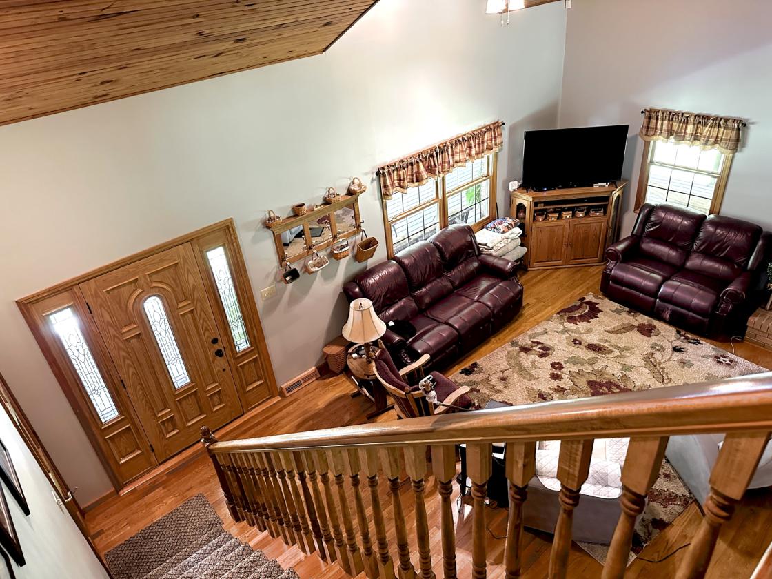 31 LEVEL ACRES w/HOME, BARN, 4 CAR GARAGE - photo 25