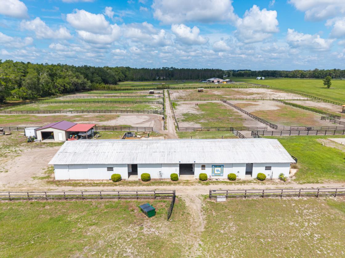 10 Acre Horse Facility/Harness Racing Community - photo 23