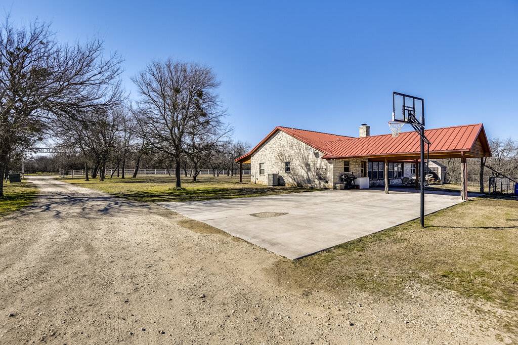 Horse Property for sale.