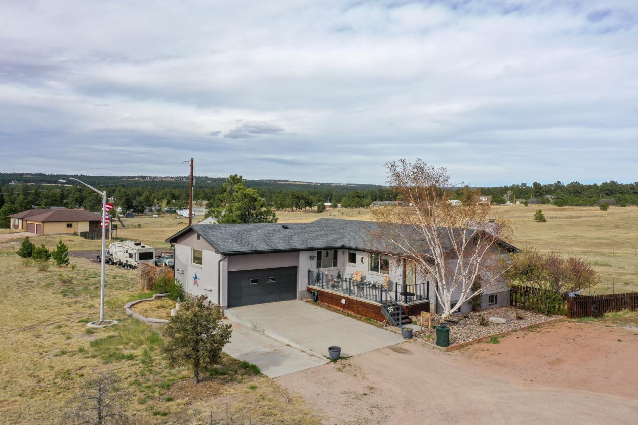 Black Forest horse property with large shop! - photo 1