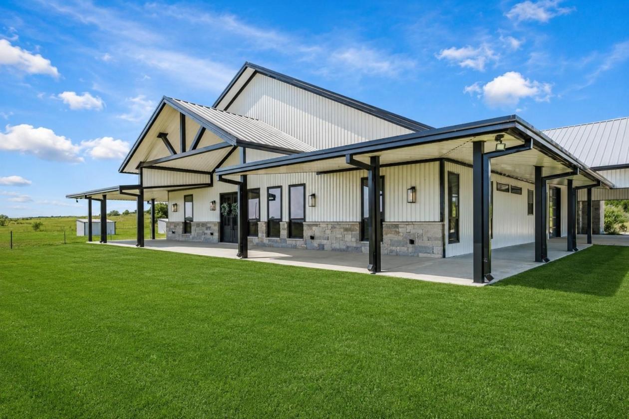 13.92-Acre Estate Right In Horse Country!! - photo 3