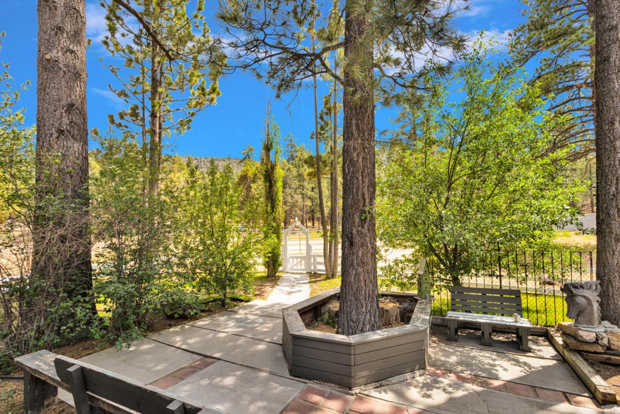 Beautifully updated horse property - photo 26
