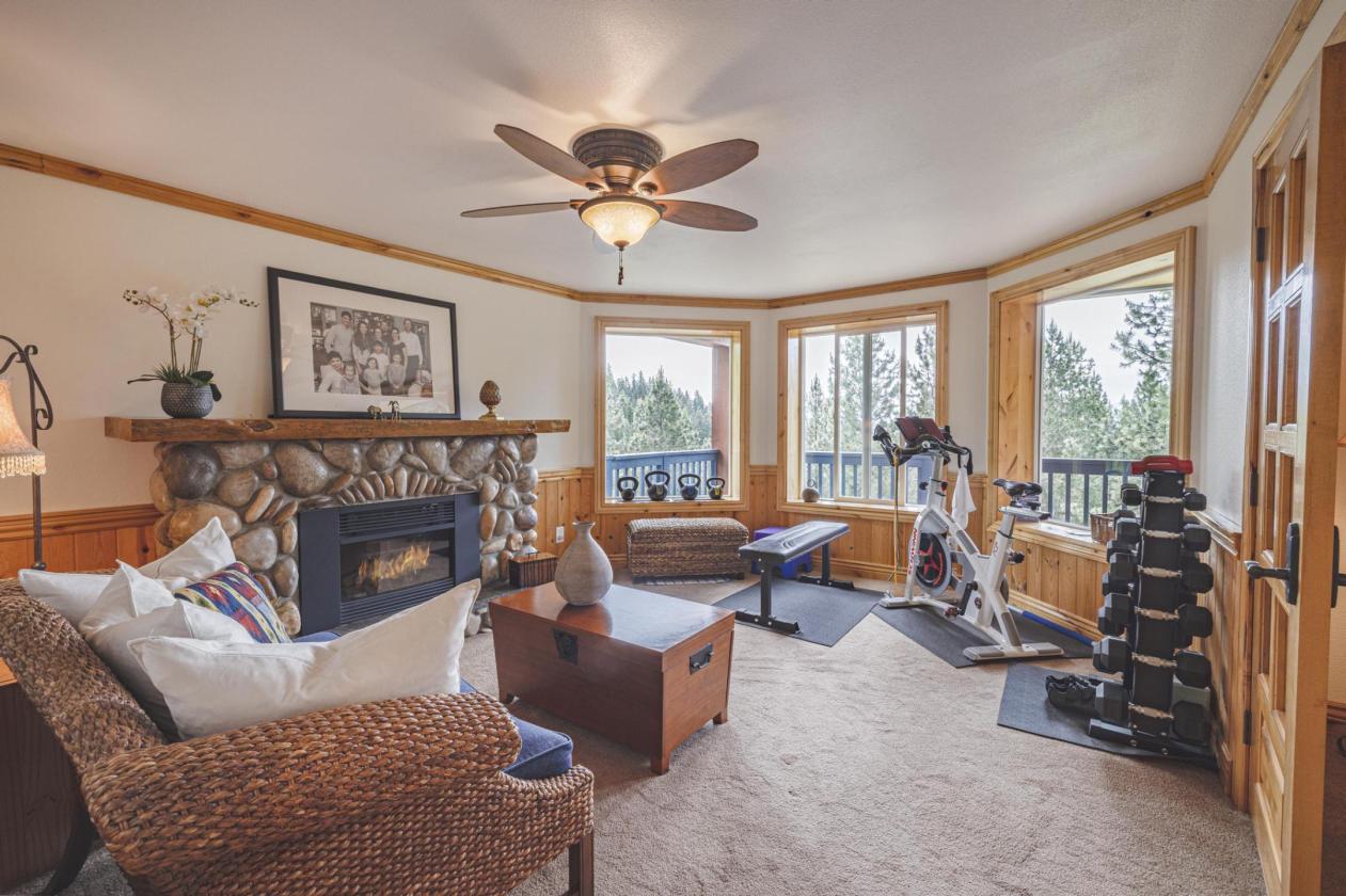 Stunning custom estate, bring your horses! - photo 13
