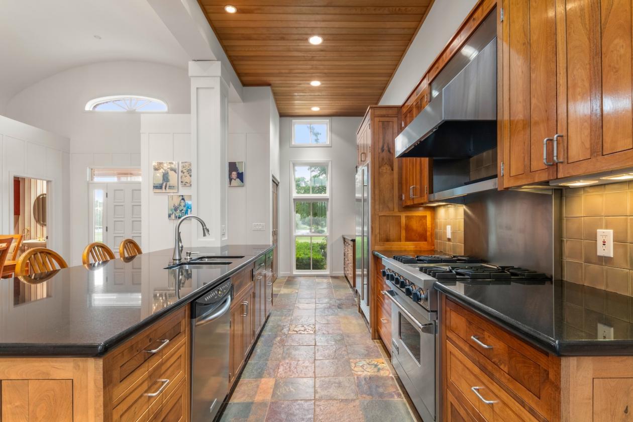 Exceptional equestrian estate on 62 acres! - photo 5