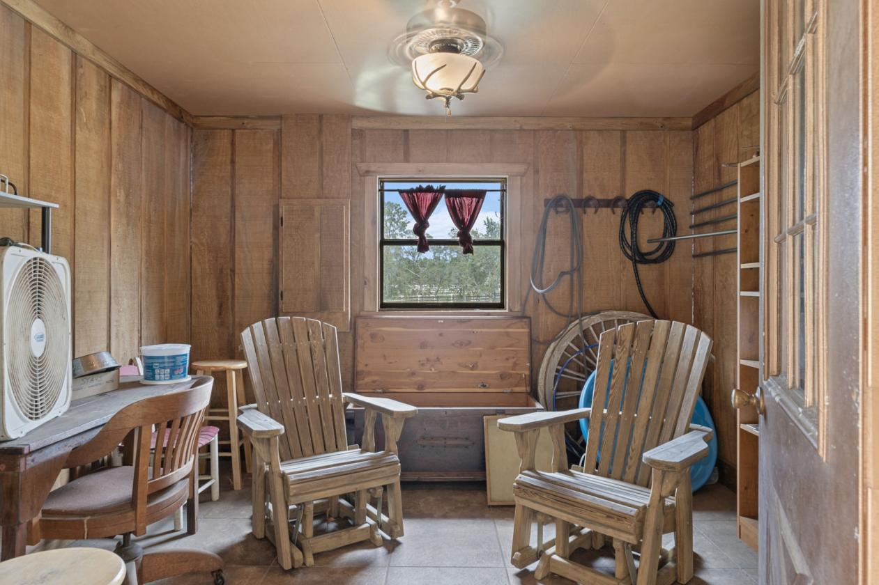 CUSTOM EQUESTRIAN ESTATE ON 7.39 ACRES - photo 20