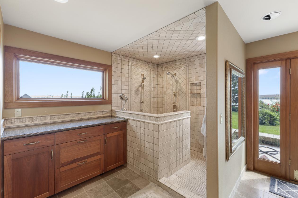 Lakeview Equestrian Estate w/ Shop & Barn - photo 24