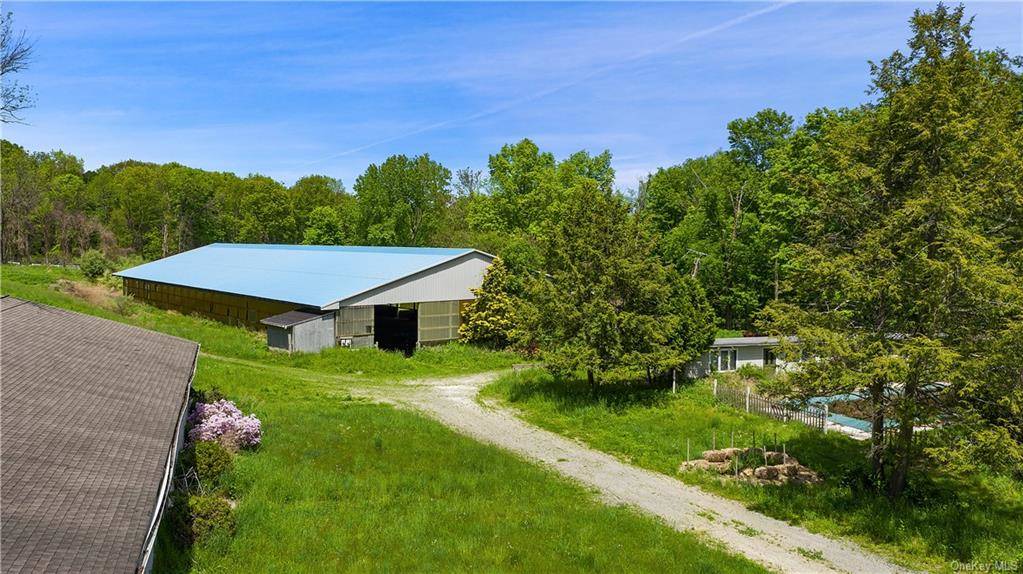 Spectacular opportunity to own a horse farm with indoor and... Carmel