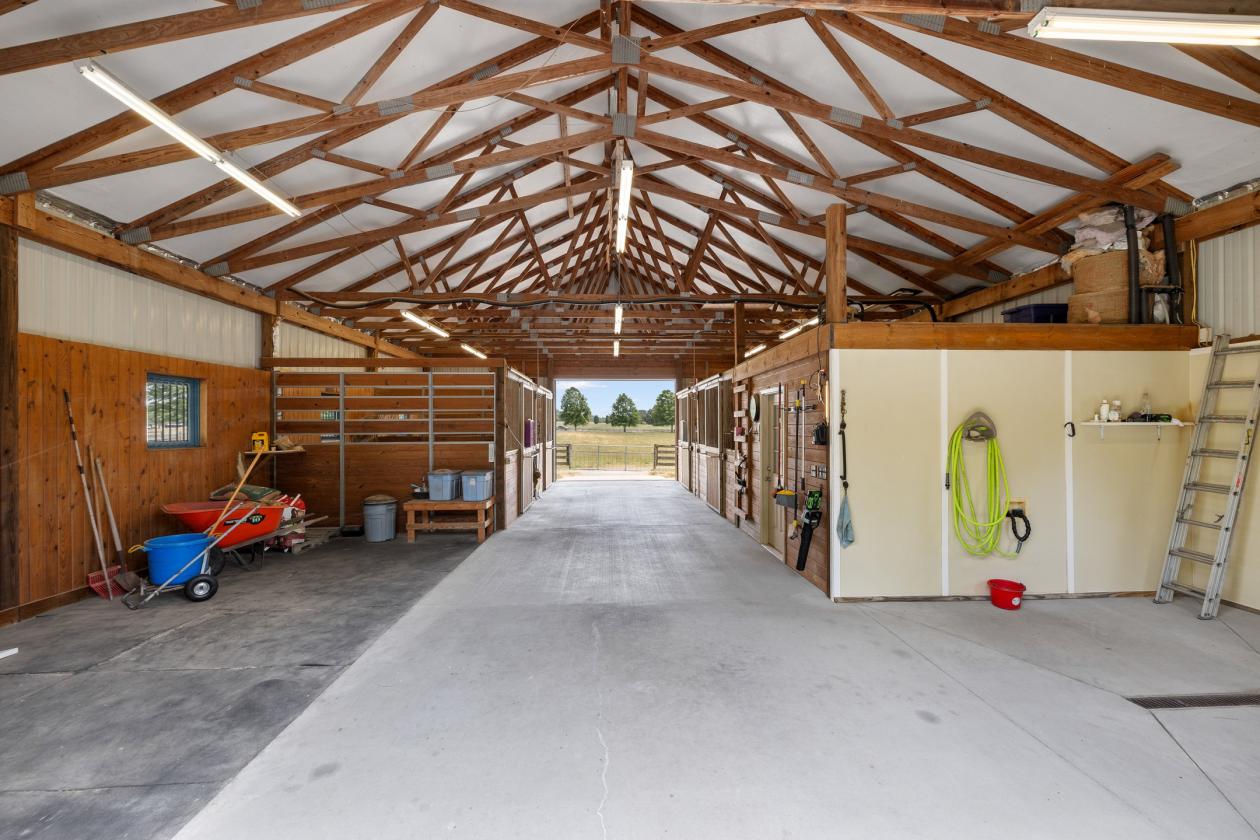 Gated 31.5-Acre Luxury Equestrian Estate With Pond - photo 25