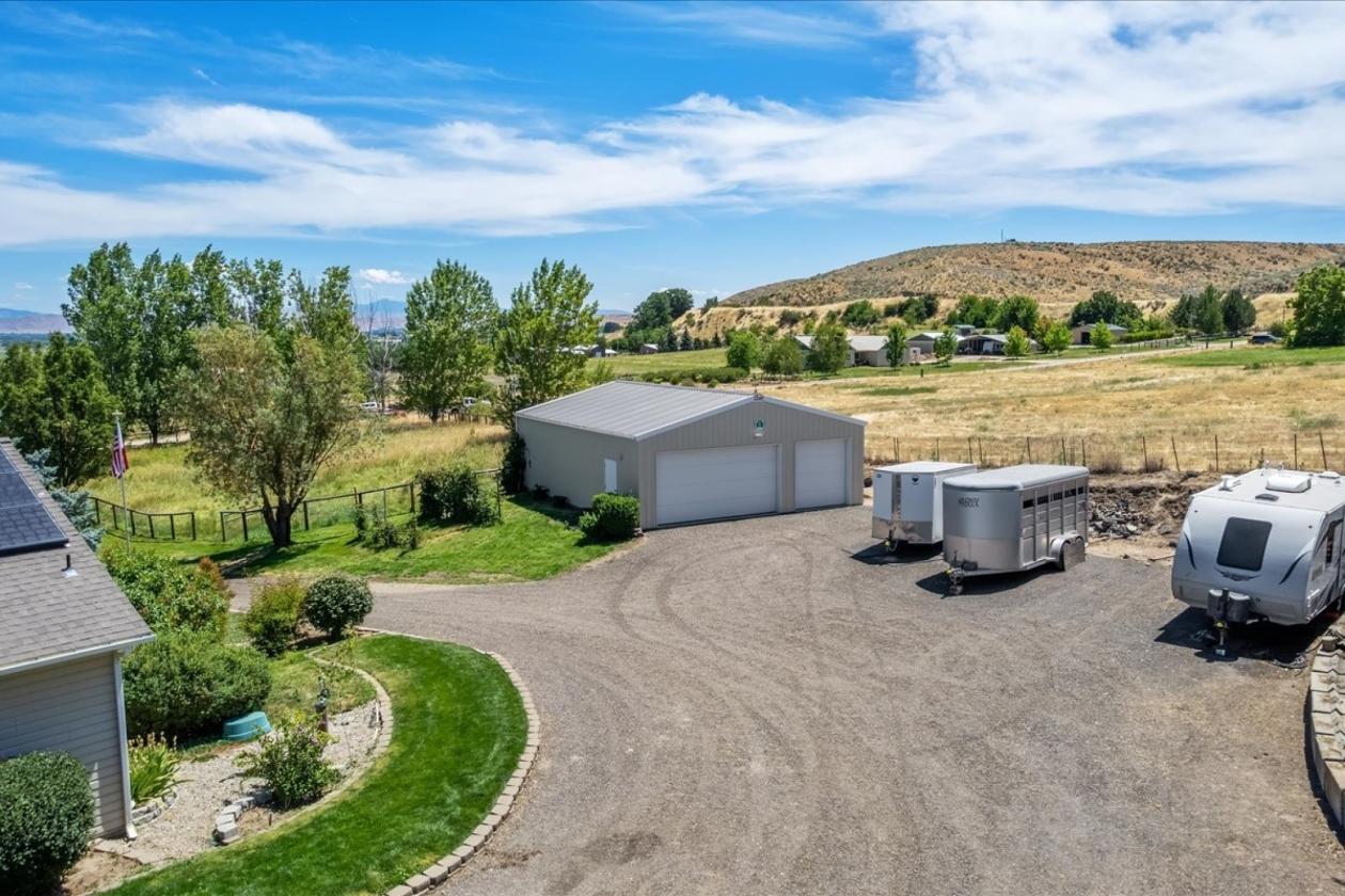 5+ Acres, Panoramic Views--Easy Reach of Boise - photo 5