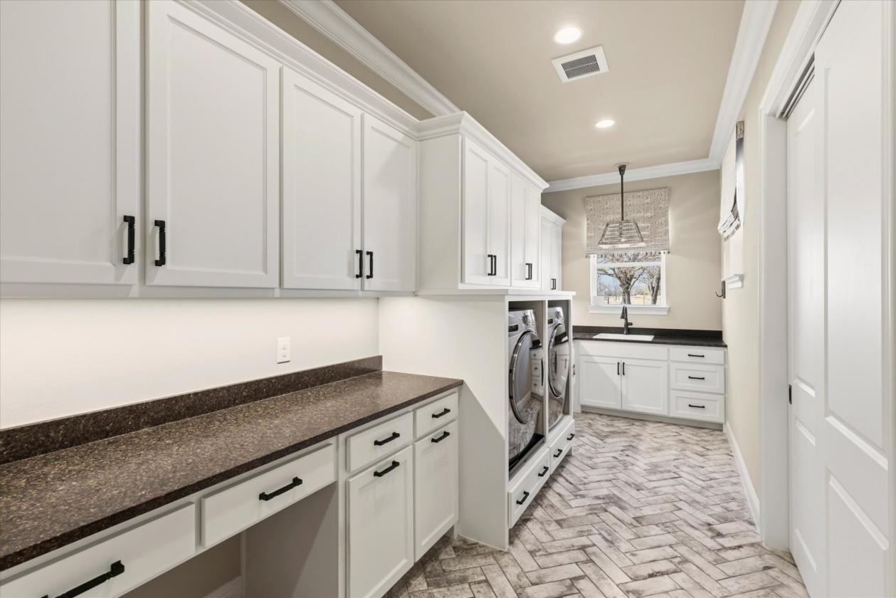 The perfect luxury home with privacy - photo 24