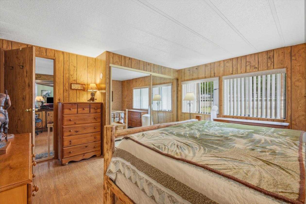 9.11 Acres with 8 Stall barn & Indoor Arena! - photo 12