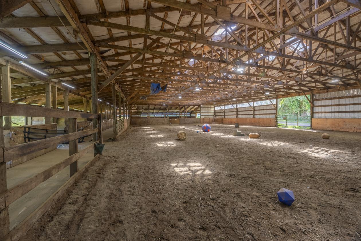 Unique Horse Property with a view of the Alsea Bay - photo 8