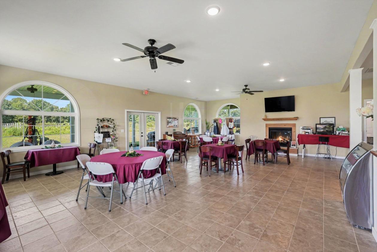 Caret Cellars Vineyard & Winery Auction on 45+- Ac - photo 8