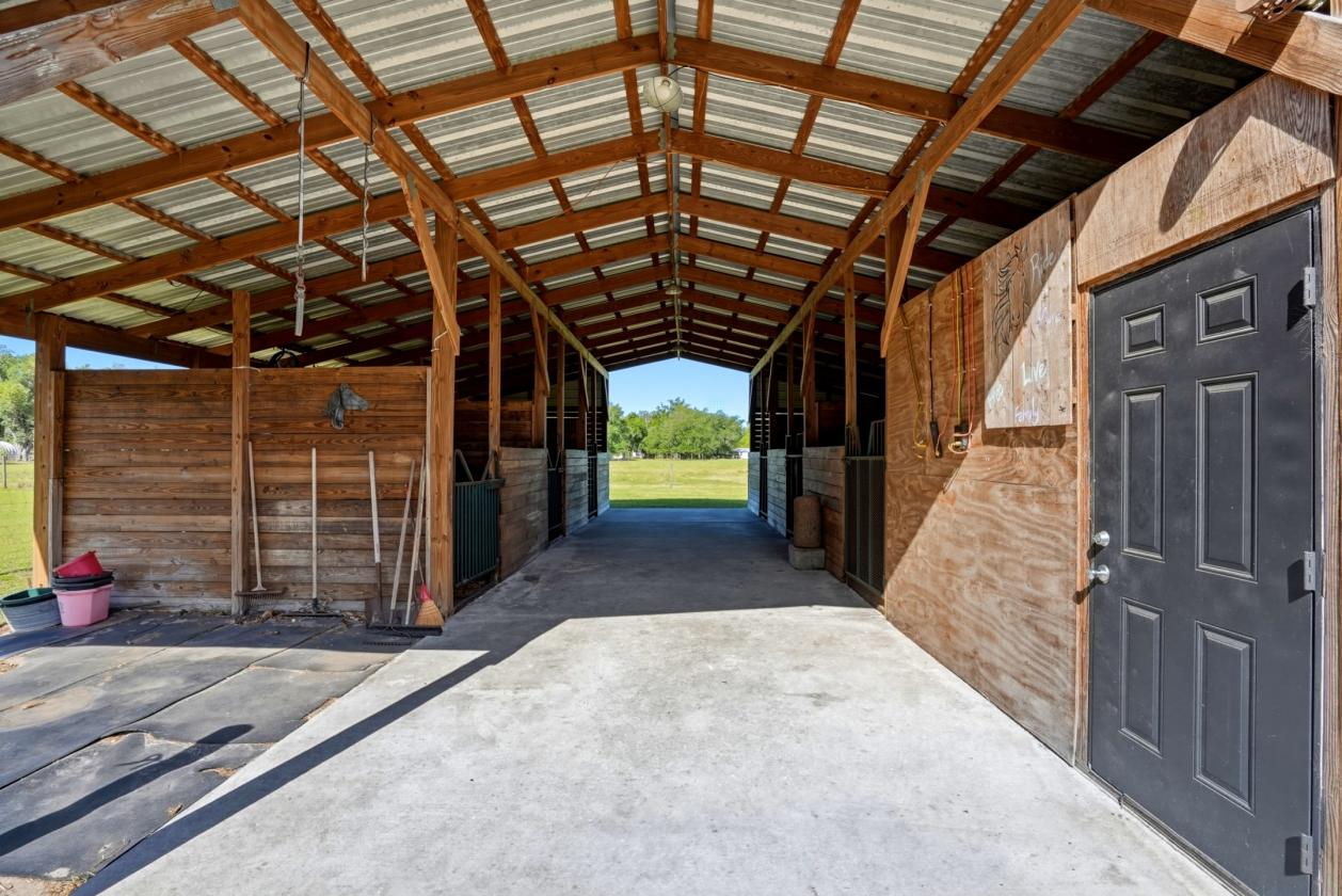 Unique equestrian estate on 6.57 acres - photo 24
