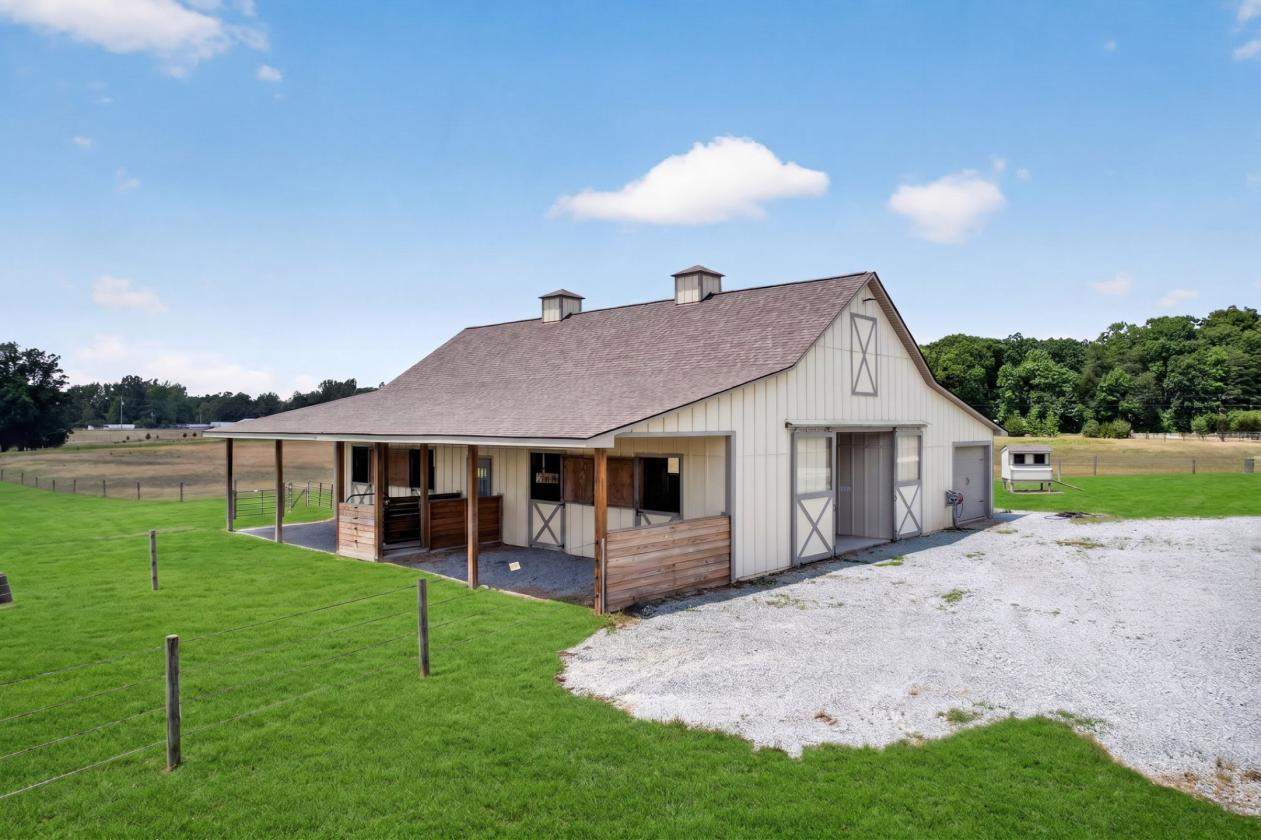 46 Acre Turn Key Gated Equestrian Estate - photo 6