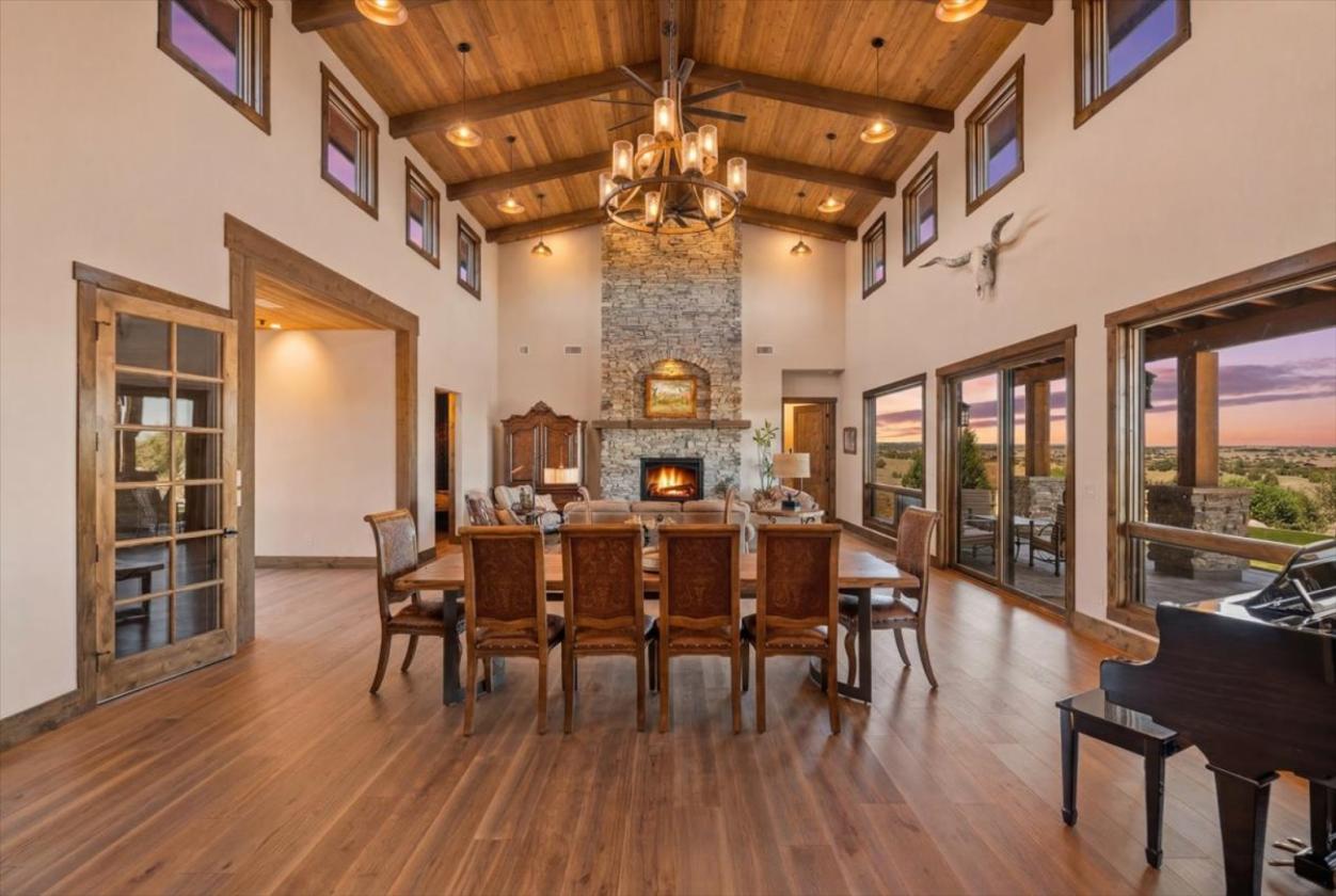Remarkable Luxury Ranch on 38 Acres - photo 3