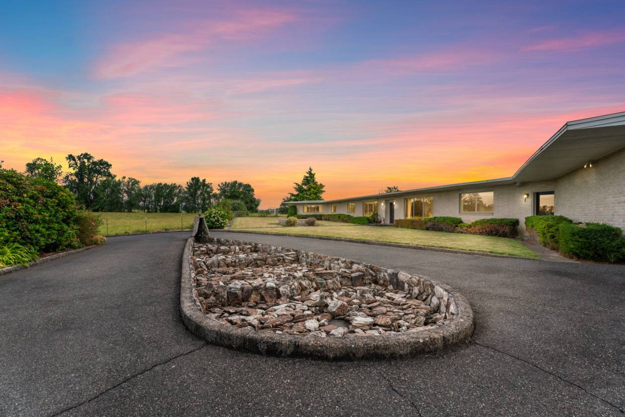 Horse Property for sale.