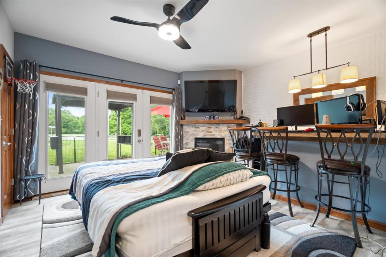Nearly 12 acre horse farm! - photo 21