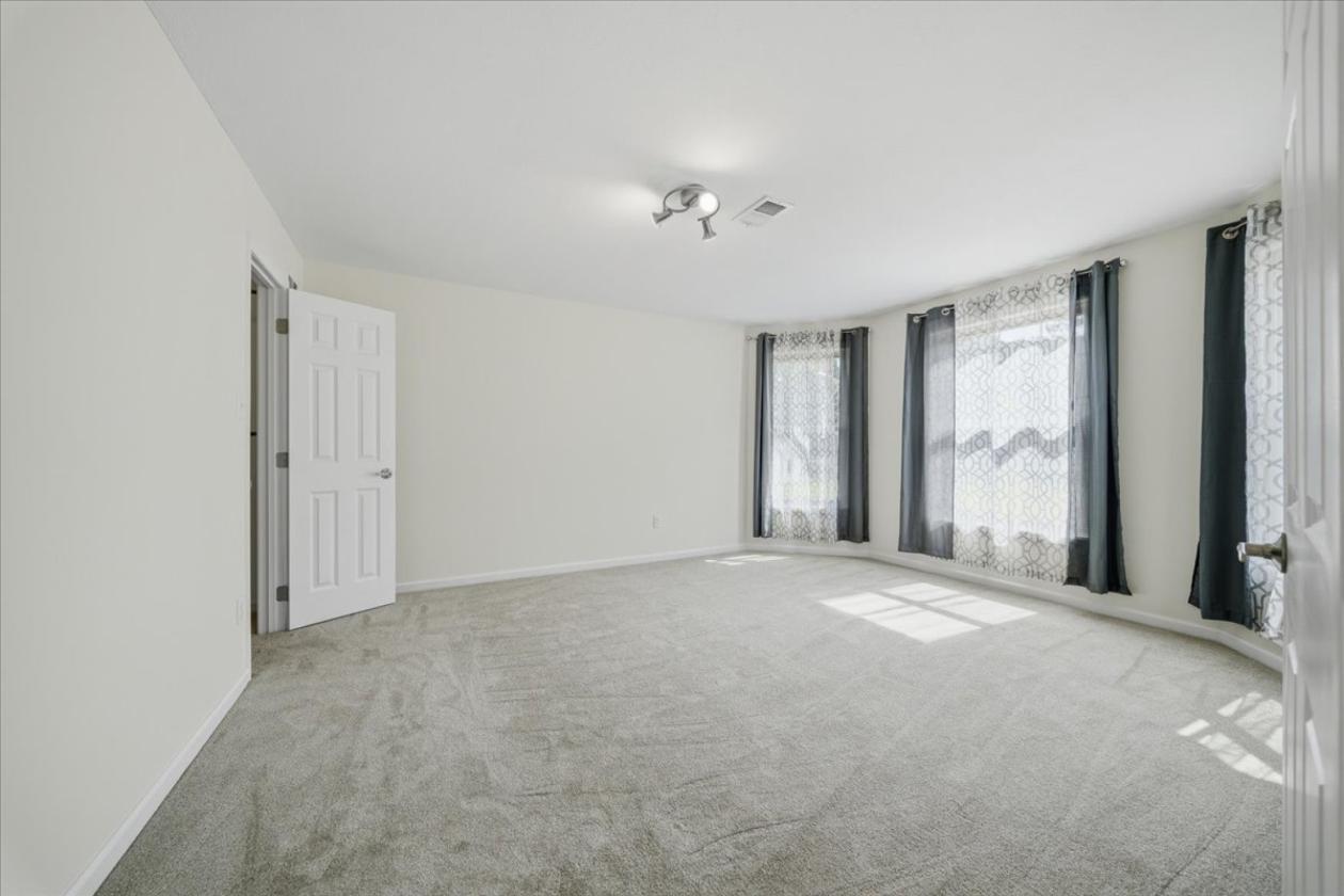 Restored 1880s Victorian Estate on 27 Private Acre - photo 19