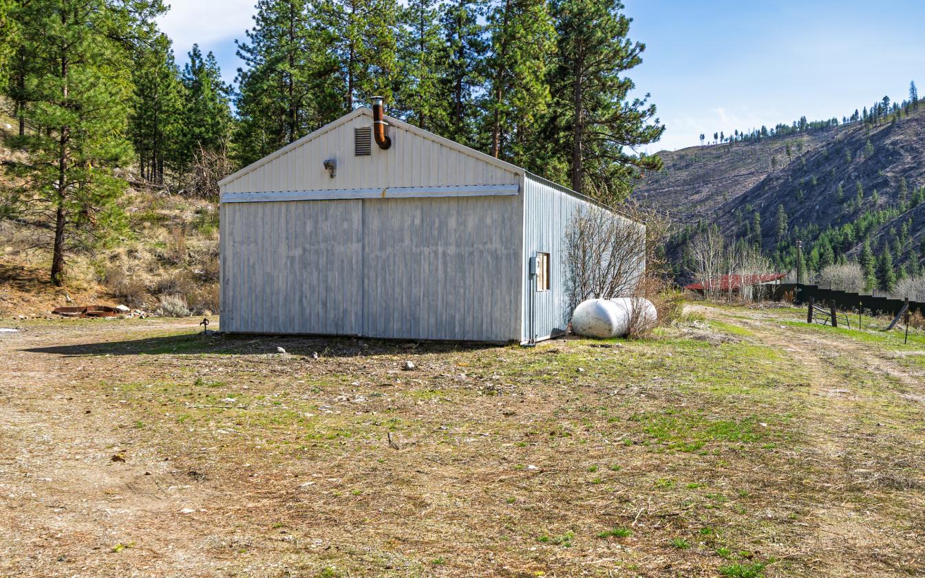 Secluded equestrian estate bounded by nat forest - photo 30