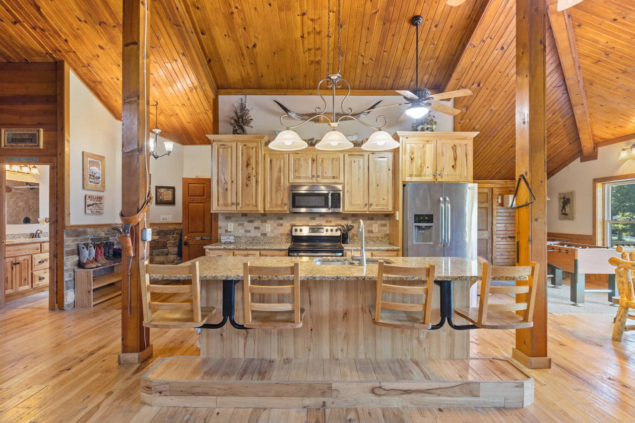 NEW PRICE! 38 ACRE HORSE FARM! - photo 7
