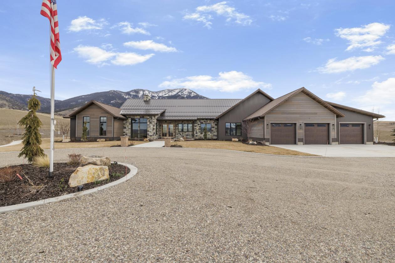 Newly built equestrian retreat with home & arena - photo 1