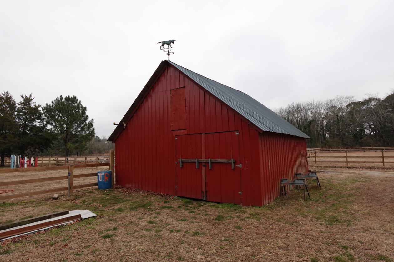 1845 Farmhouse & Exceptional Equestrian Amenities - photo 5