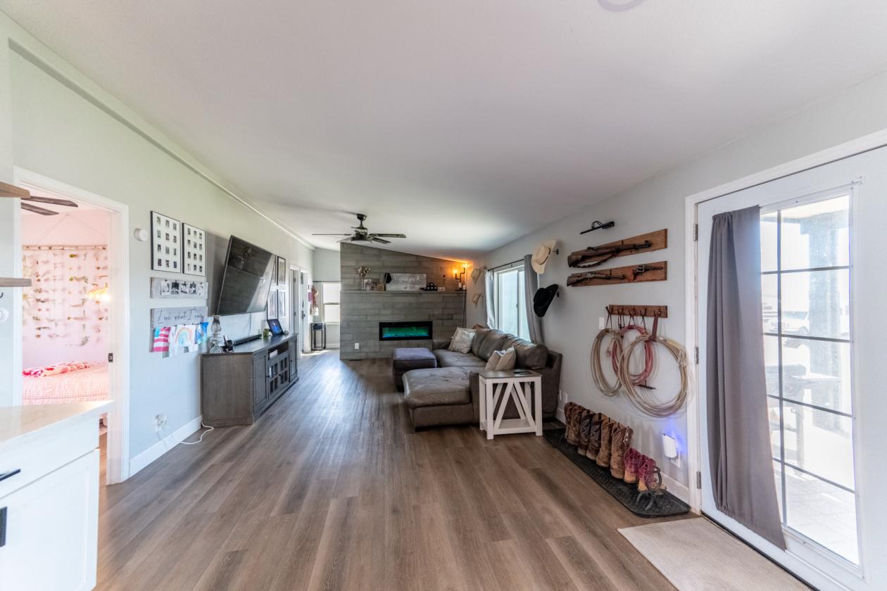 Country Living with Room for Animals and Toys - photo 12