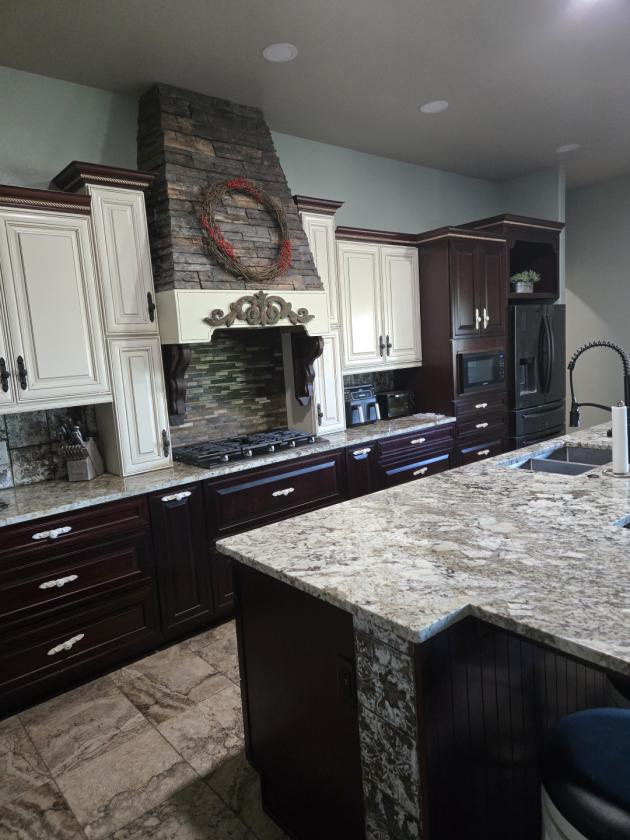 Custom Bardominium Home, New Barn, Indoor Arena! - photo 9