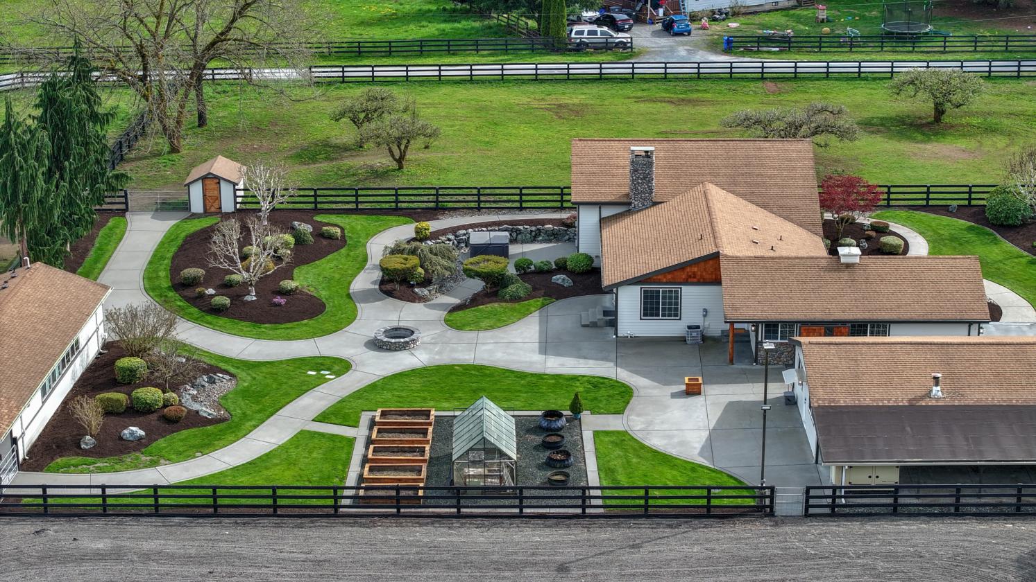 An Exceptional 10-Acre Equestrian Estate - photo 15