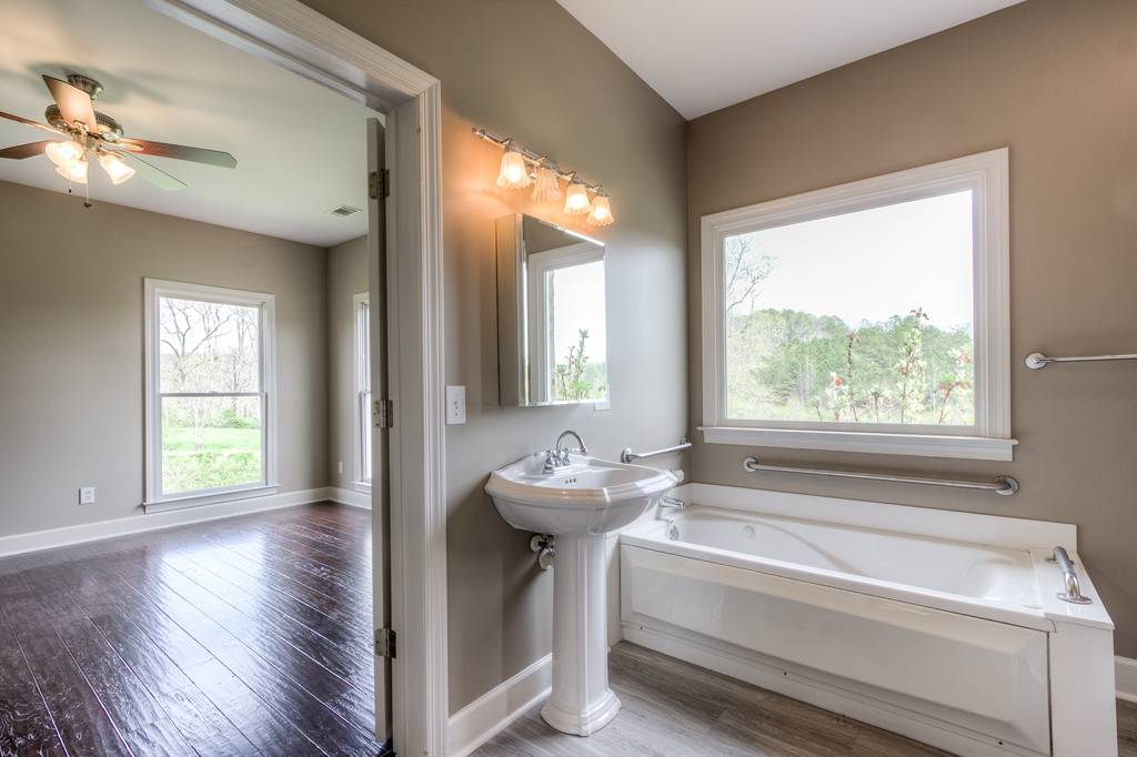 Equestrian Estate with TWO Custom Homes & Five Stall Barn... Ball Ground, Cherokee County