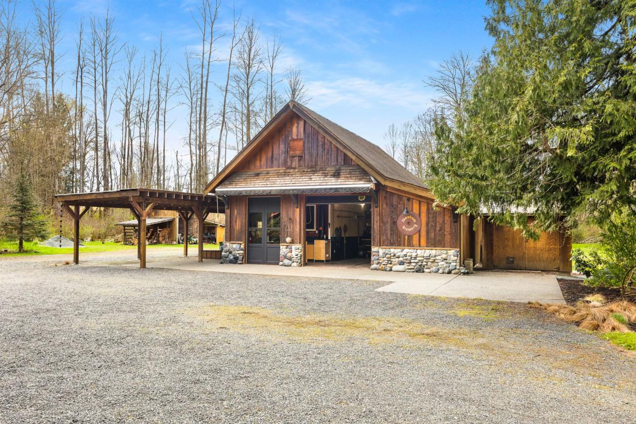 Humble Rustic Equestrian estate - photo 26