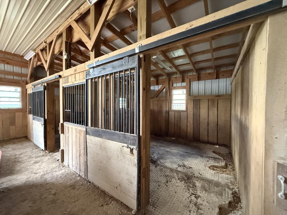 Spacious Home with new Horse Barn - photo 10