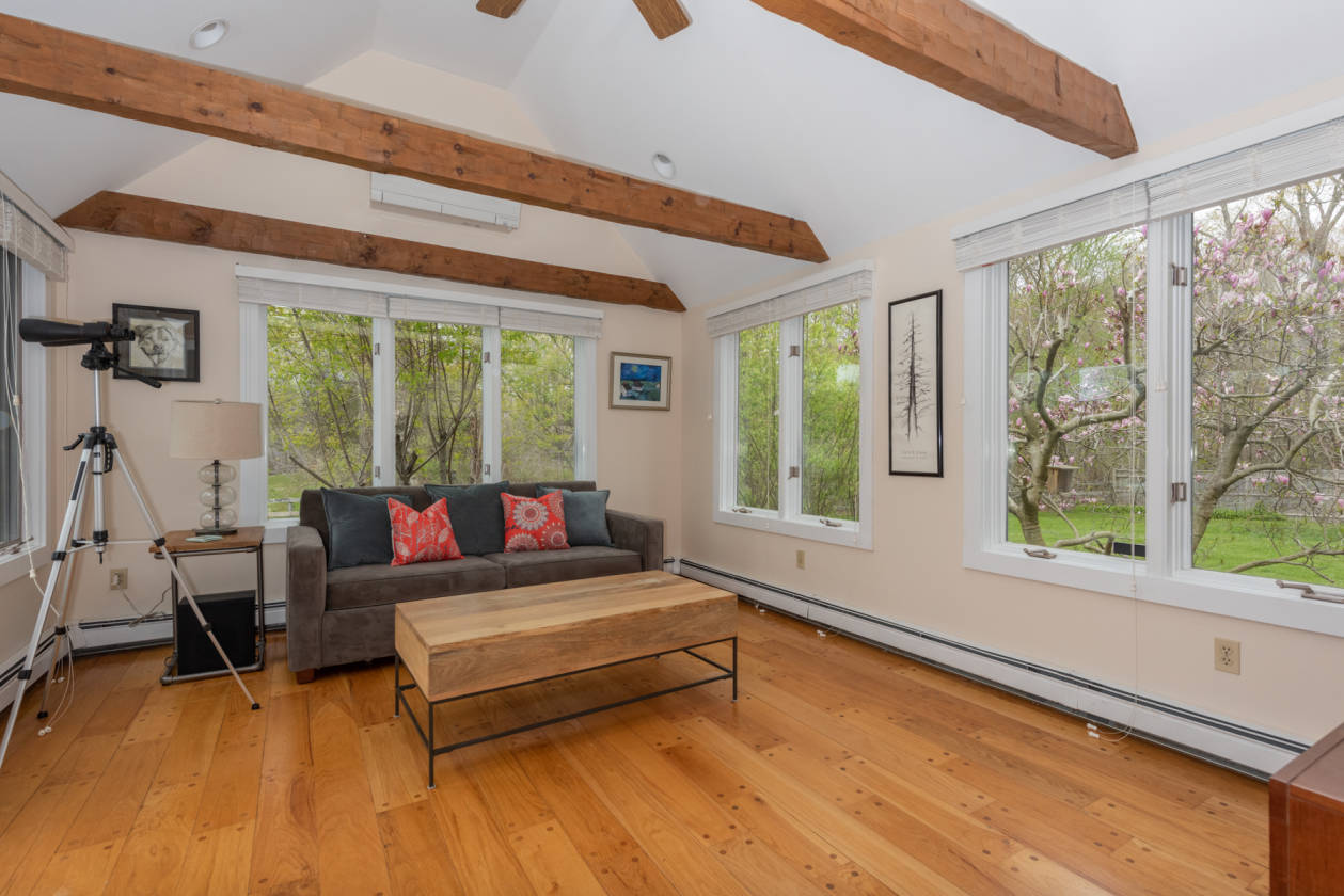 Beautiful horse property 4 stall barn ring and... Killingworth