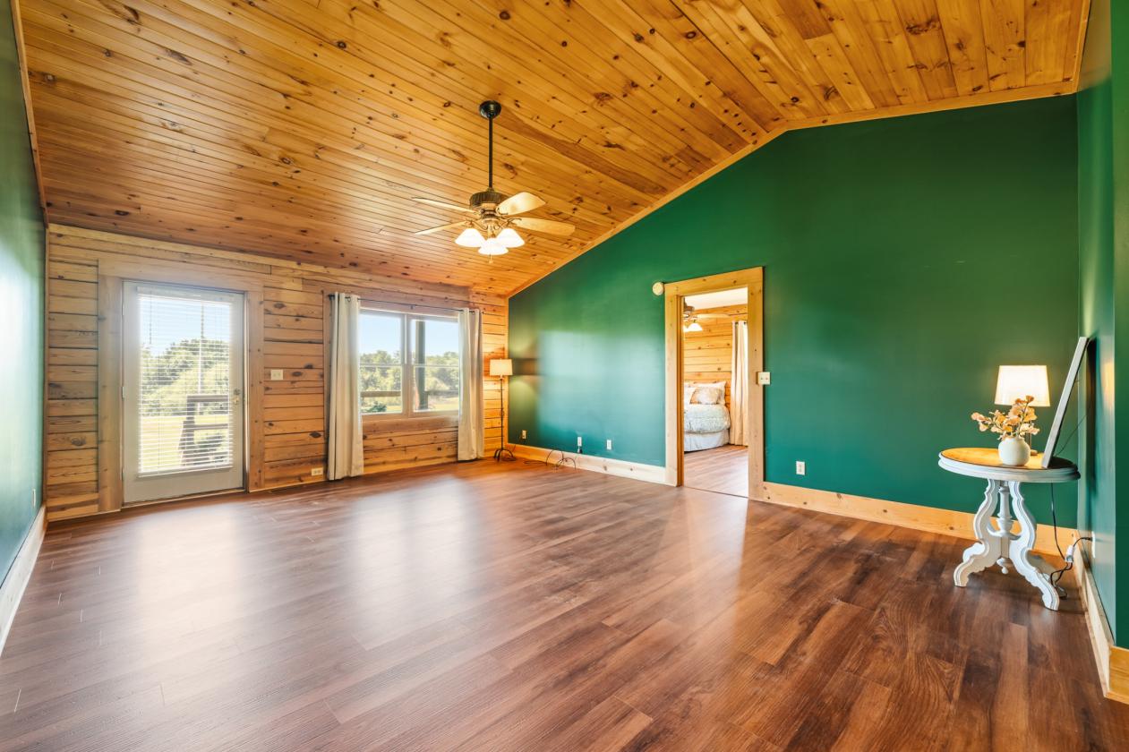 Log cabin nestled on 8.2 picturesque acres - photo 11