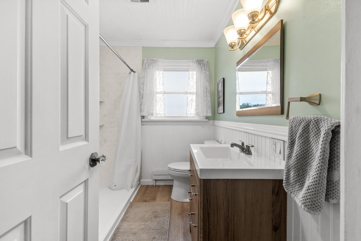 Lakefront Home with 2 stalls & a Tack Room - photo 22