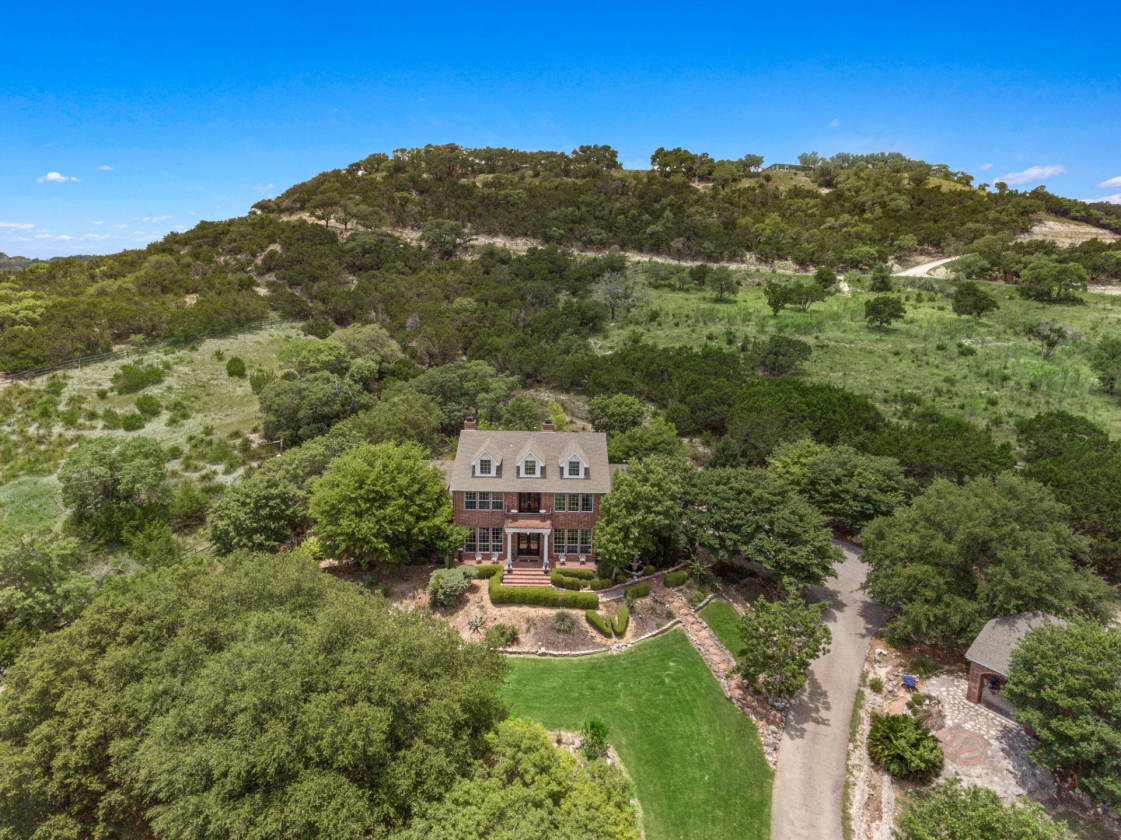 FANTASTIC SALE OF THIS 8.85 ACRE LUXURY HORSE PROPERTY! Boerne