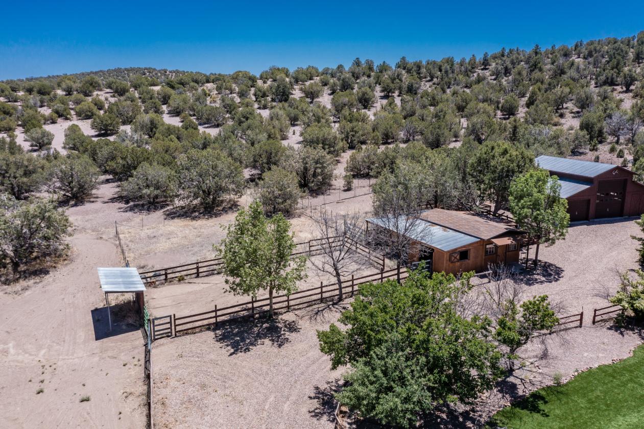Gentlemans ranch Over 21 acres of Privacy - photo 7