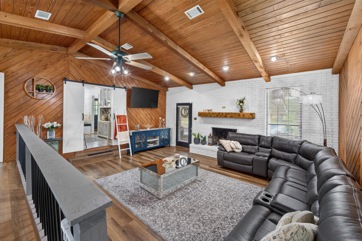 Exceptional 23.2-acre Country Property - photo 12