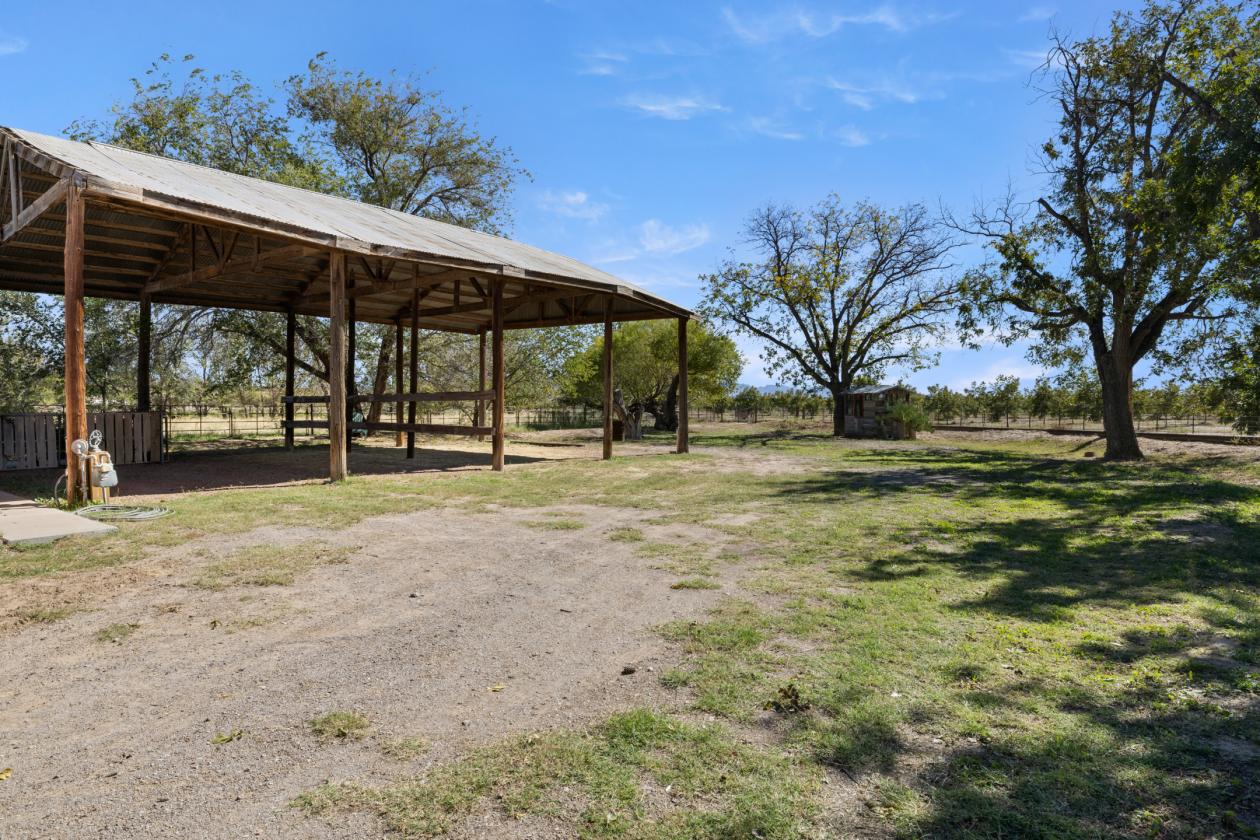 7 ACRE HORSE PROPERTY WITH THREE HOUSES - photo 12