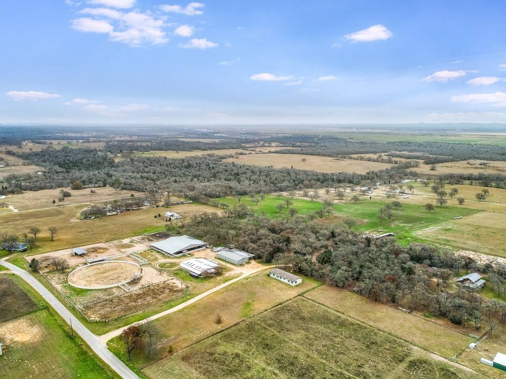 Working Equestrian Estate with Arenas and Stables Elgin, Bastrop