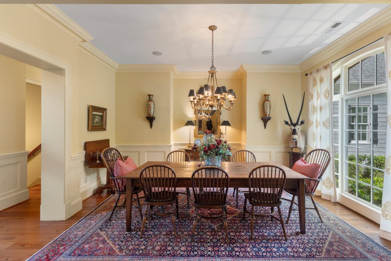 Luxury Equestrian Estate Bordering National Forest - photo 7
