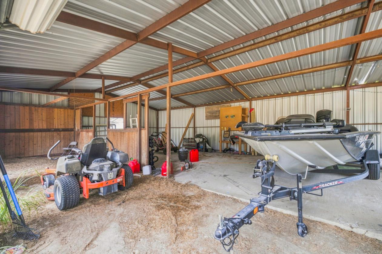 Weatherford TX Horse Property on 3.7 Acres w/ Pool - photo 3