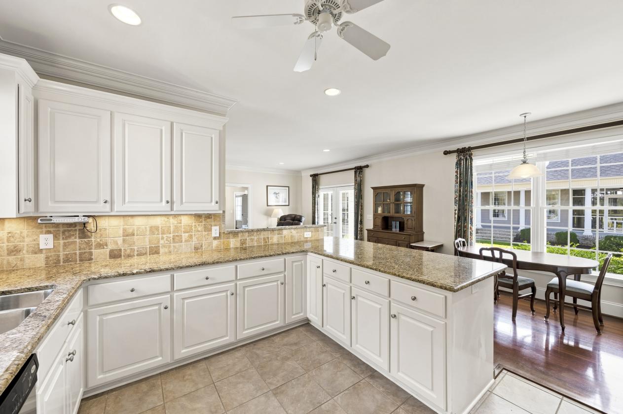 Meticulously Maintained Private Southern Estate - photo 19