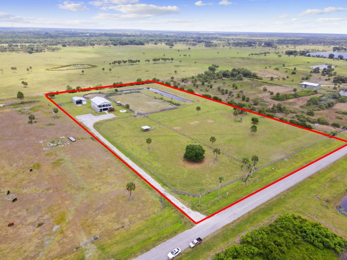 8 STALLS  •  8+ ACRES • ARENA • TURNKEY HOME - photo 28