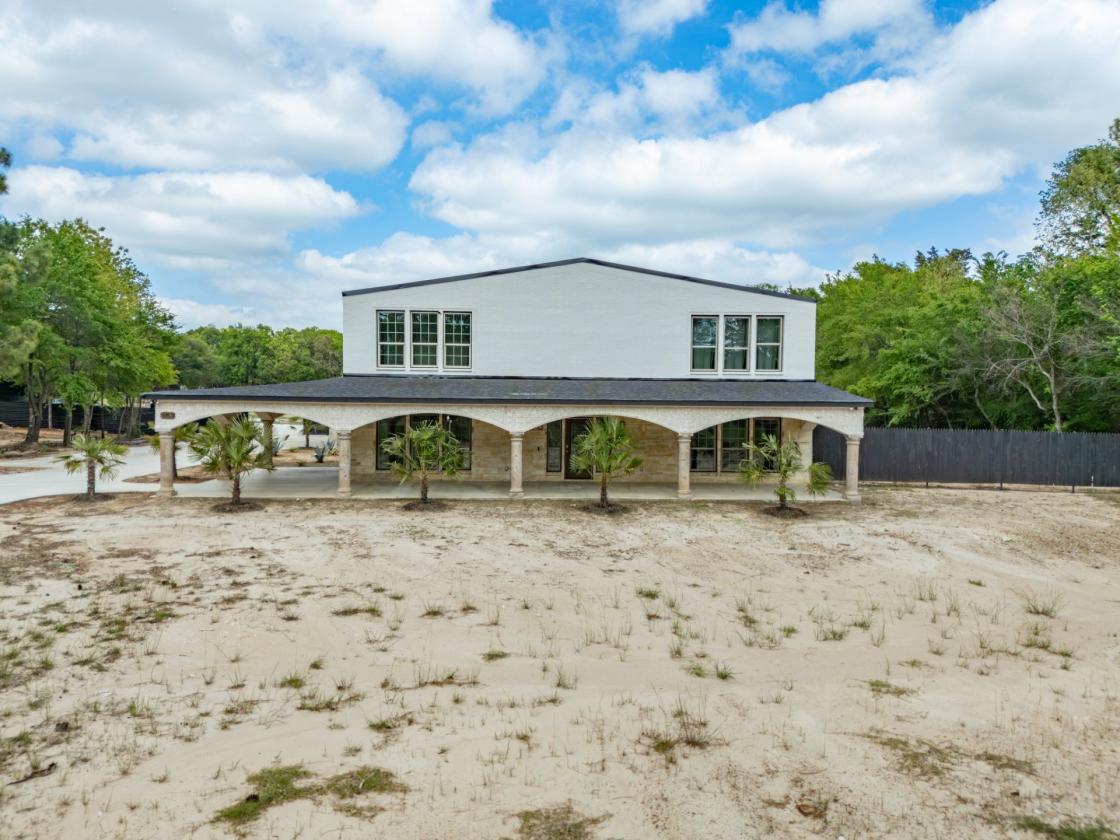 8 Acres on 2 parcels with shop and room for horses - photo 2