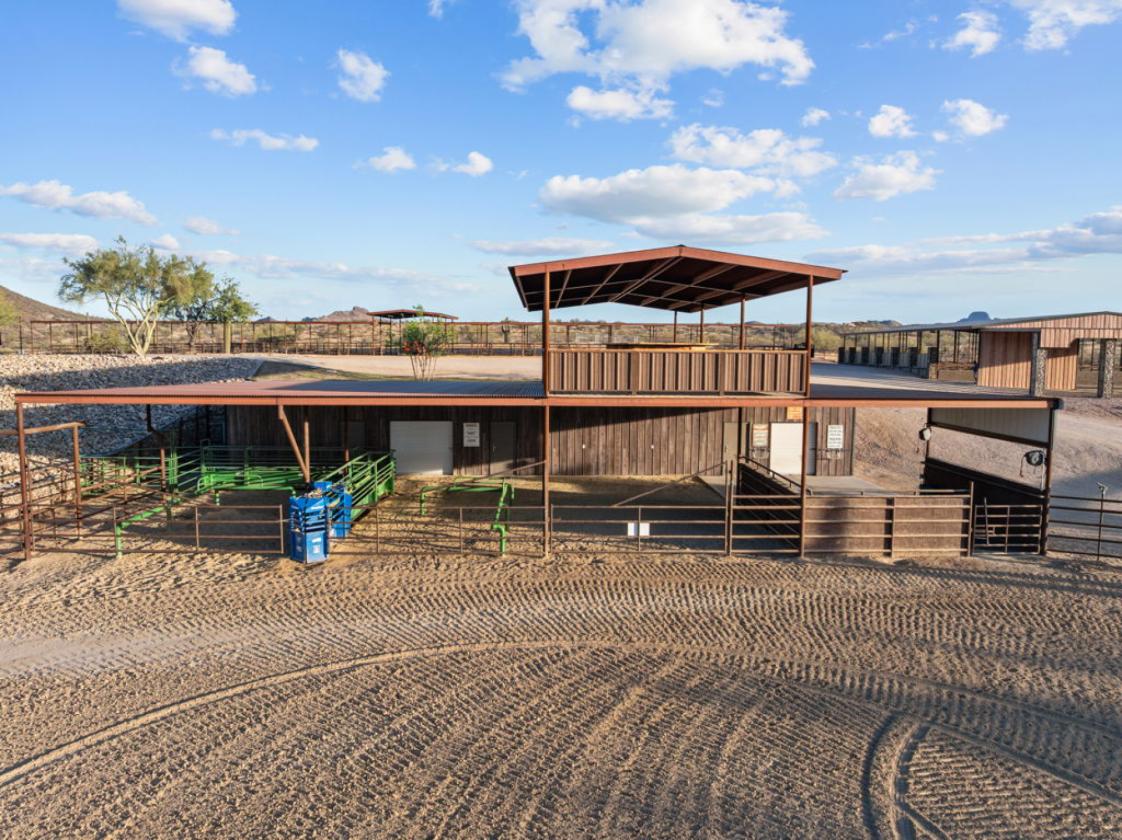 Premier Equestrian Estate Backing State Land - photo 18