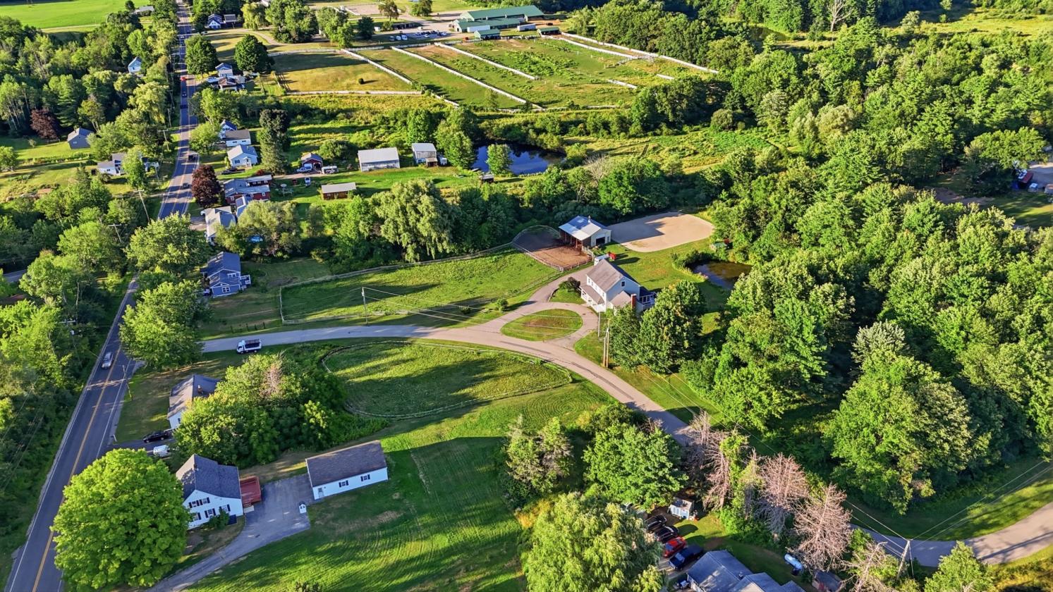 6 Acres, 3 Pastures & A Home That Has It All - photo 2