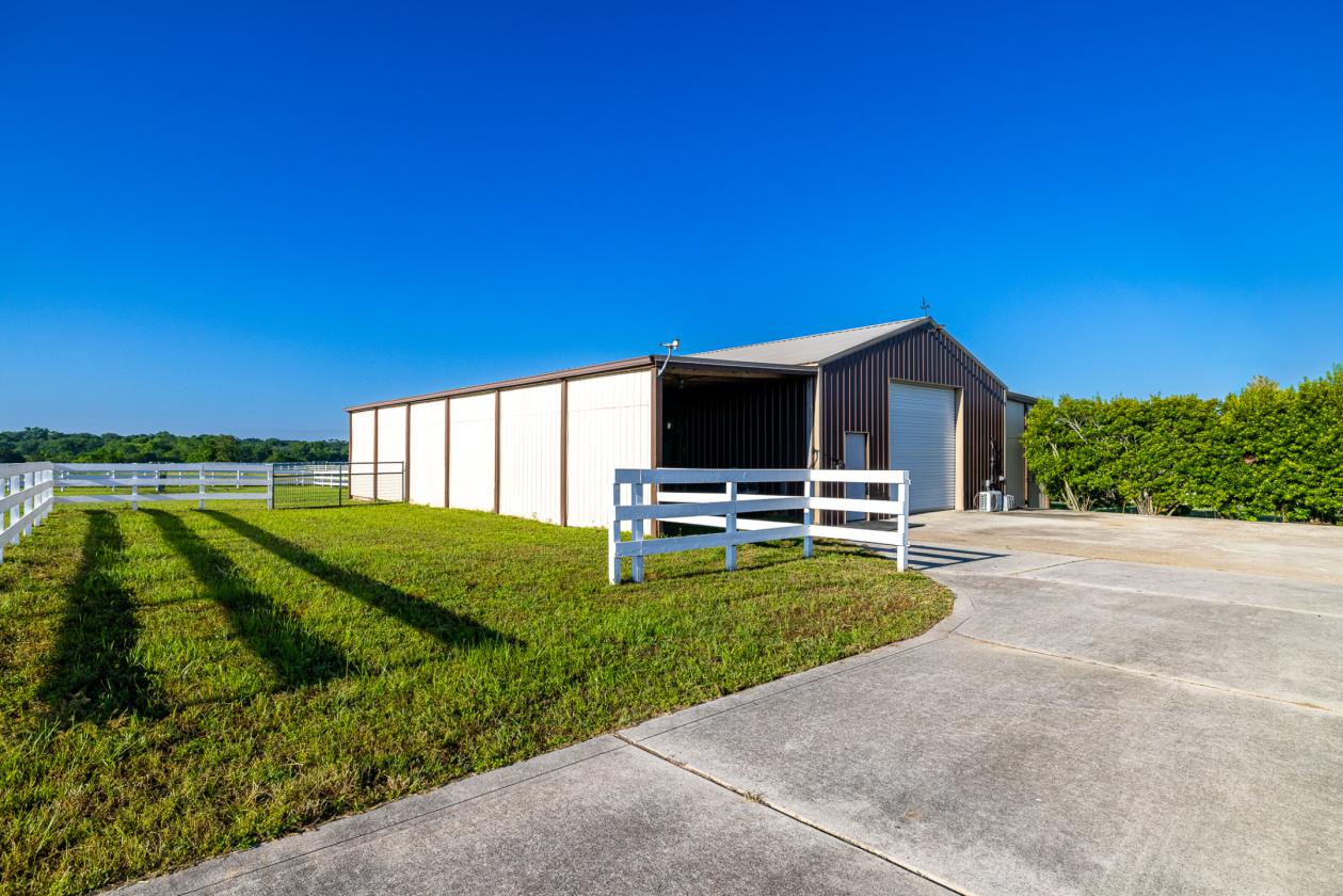 Luxury Equestrian Estate - photo 23
